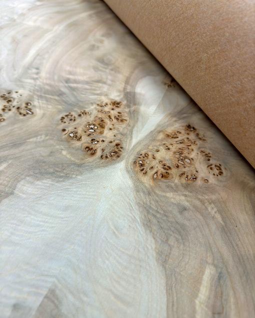 Bilder 3+4: Richtig zusammengef�gt k�nnte man manches Furnierblatt als indivi...